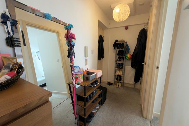 Flat 3 Amber Court, Fratton photo 4