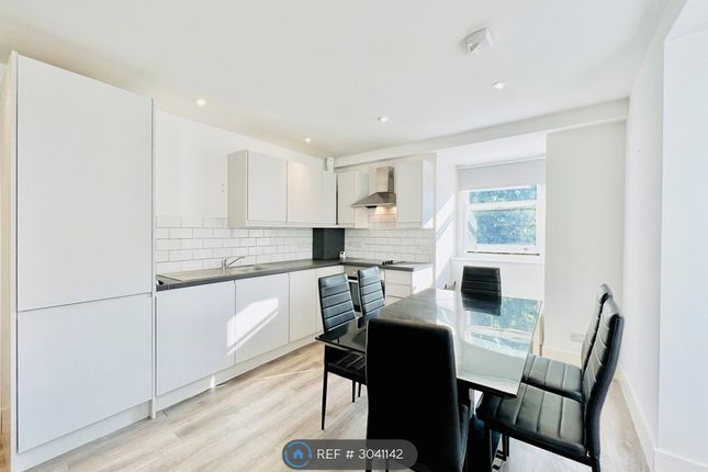 Flat, A Sidney Road, London photo 2