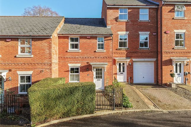 16, Blanford Mews, Surrey photo 2