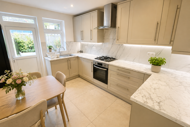 33 Maple Grove, London photo 2