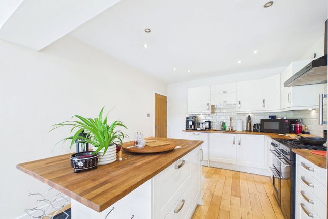 72, Davies Avenue, Paignton photo 4