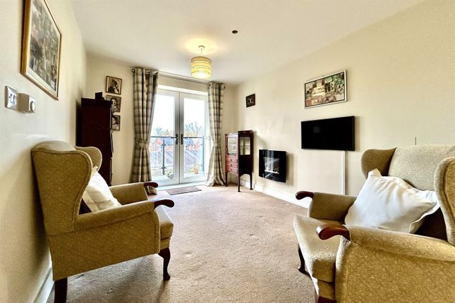 Flat for sale in Lime Grove, Cheadle