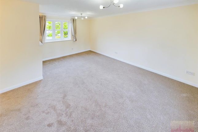 Flat to rent in Lodgehill Park Close, South Harrow, Harrow