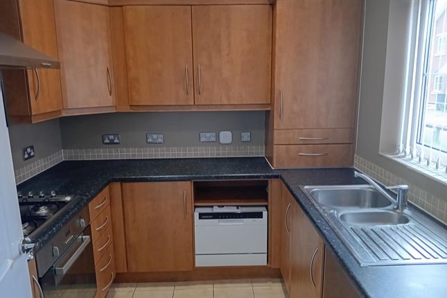 9, Mike Oborski Close, Kidderminster photo 3