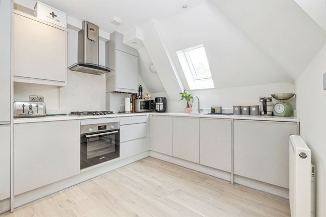 Flat 9, 14, Melbourne Road, Bushey photo 2