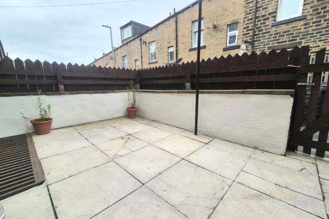15, Oxford Street, SOWERBY BRIDGE photo 4