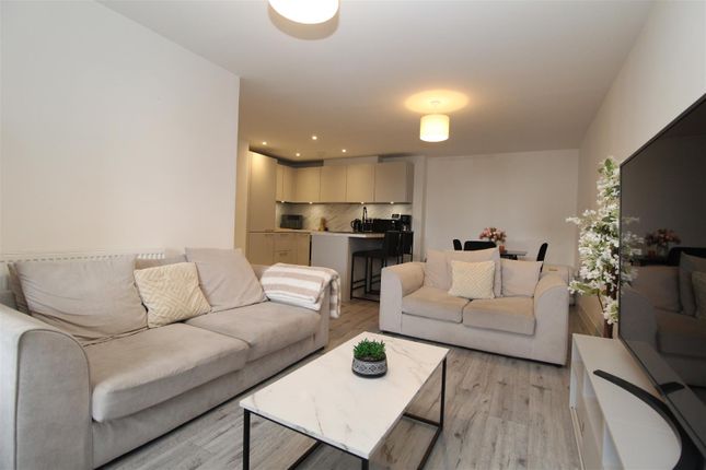 2-bed flat on 13, Charles Court, Margate, £235,000