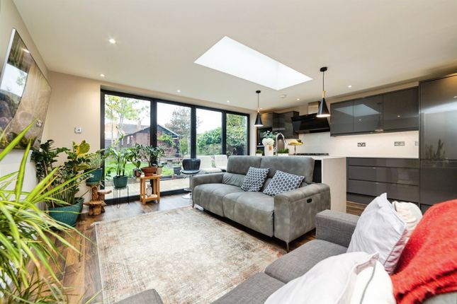 Hollybush Lane, Welwyn Garden City photo 2