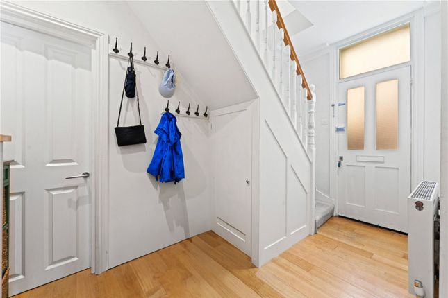 70, Kingston Upon Thames photo 2