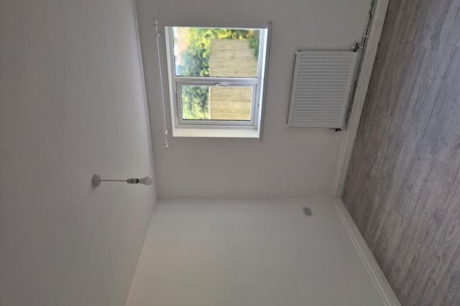 4A, Tynewydd Green, Cwmbran photo 4