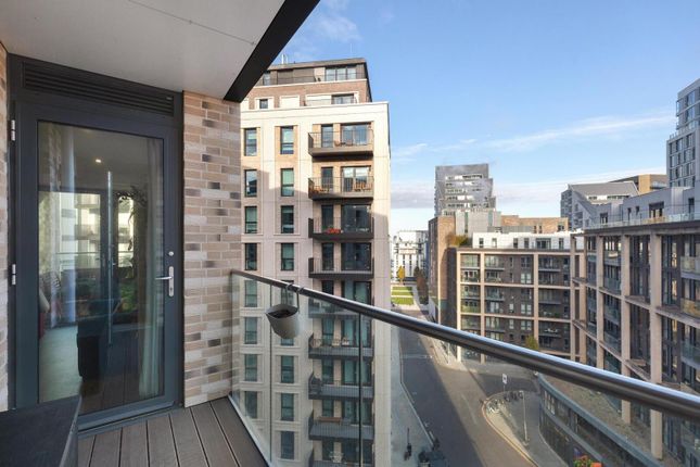 Flat for sale in Osiers Road, Wandsworth