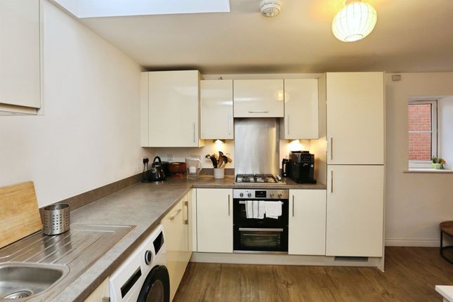 21, Bowers Drive, Southampton photo 3