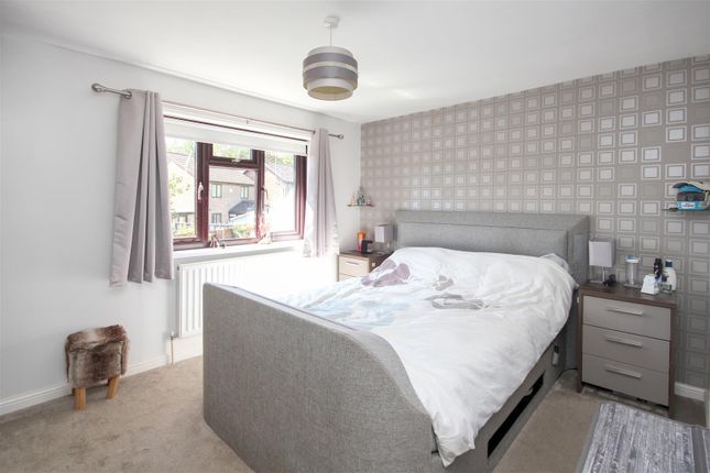 21, Humber Gardens, Wellingborough photo 4