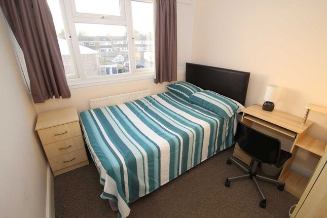 Room To Rent In Hatfield Crescent Hemel Hempstead Hp2 Zoopla