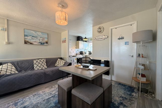 6, Florida Chalet Park, Great Yarmouth photo 3