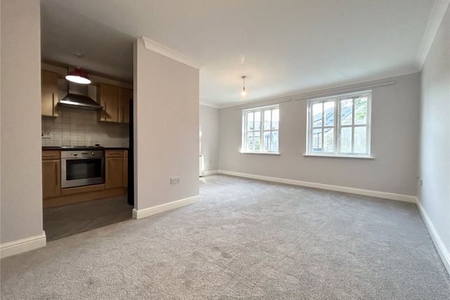 15, Lauren Close, Saddleworth photo 2