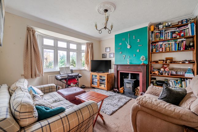 21, Grange Road, New Haw photo 2