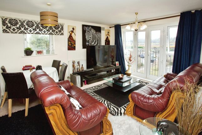 Flat for sale in Alexander Square, Eastleigh, Hampshire