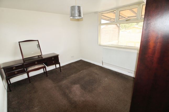 Bedroom2.Jpg