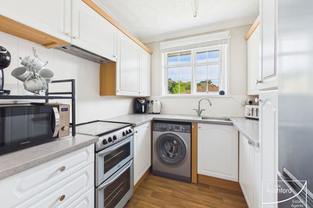 Flat 3, Laura Court, Paignton photo 3