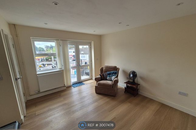 Flat, Eversley Road Sketty, Swansea photo 2