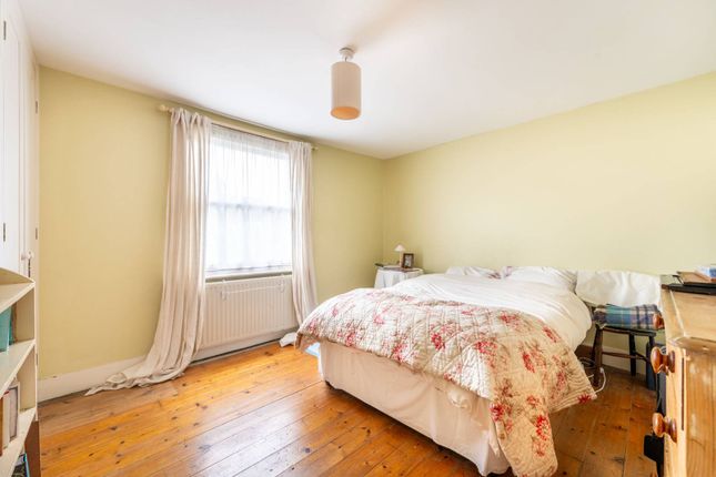 Cottage to rent in Parkfield Road, Willesden Green, London