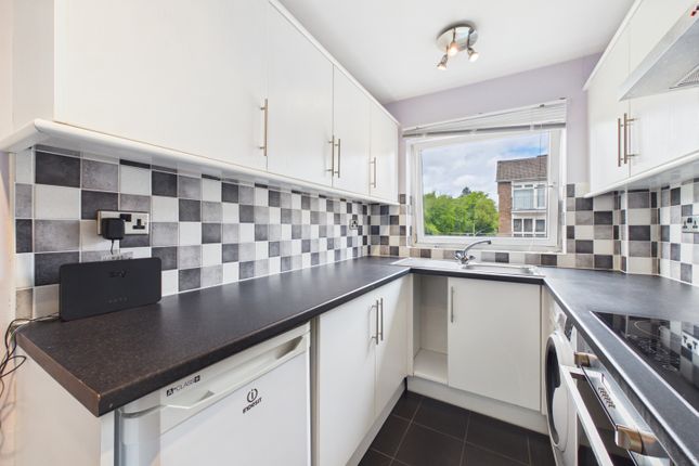 4, Abbeydale Court Ladies Spring Drive, Sheffield photo 3