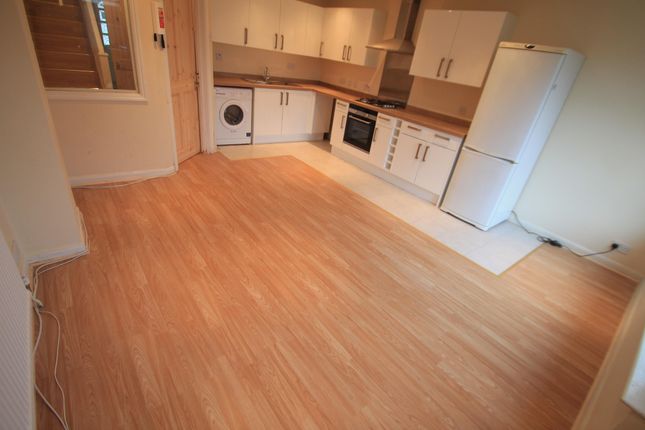 Property to rent in Lamorna Close, Luton