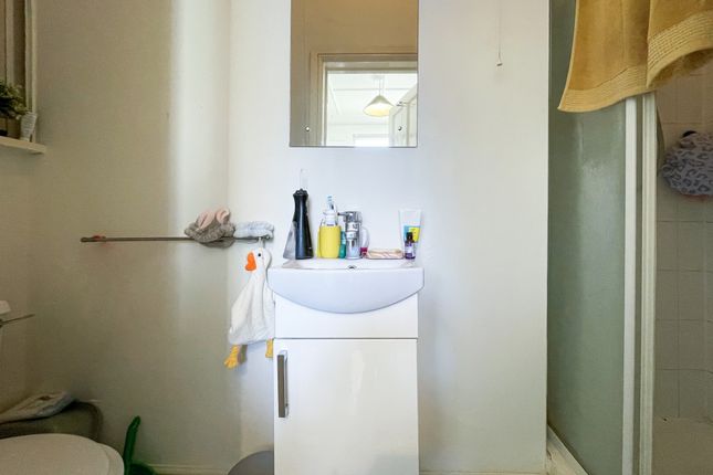 Flat 1 16, Manstone Road, London photo 4