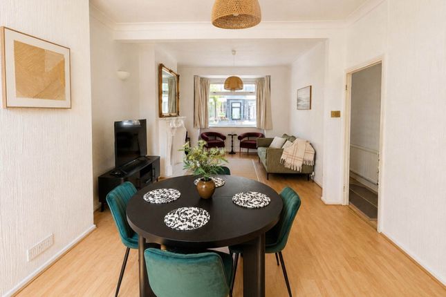 35, Mortimer Road, London photo 4
