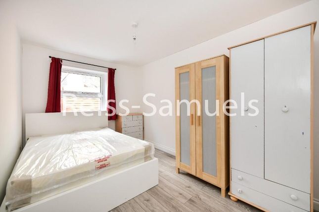 Staines Road West, Sunbury-on-Thames photo 5