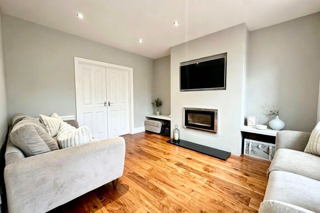 15 Gaynes Park Road, Upminster photo 4