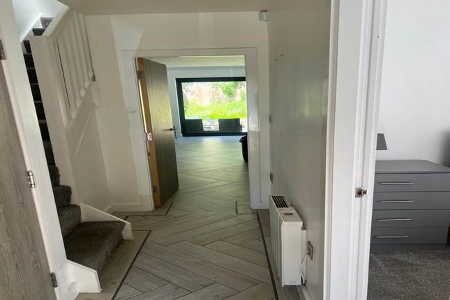 06 Cliff Oaks, Leeds, Leeds photo 4