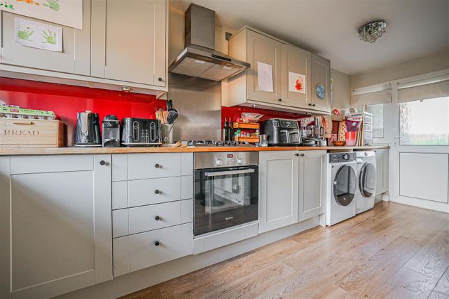 15, Middle Hill, Hemel Hempstead photo 4