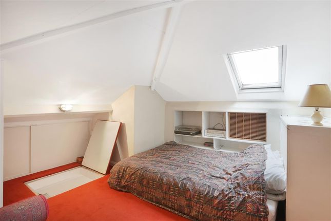 Flat for sale in Dartmouth Park Road, London