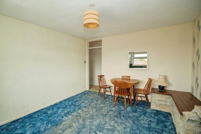 11, Empool Close, Dorchester photo 2