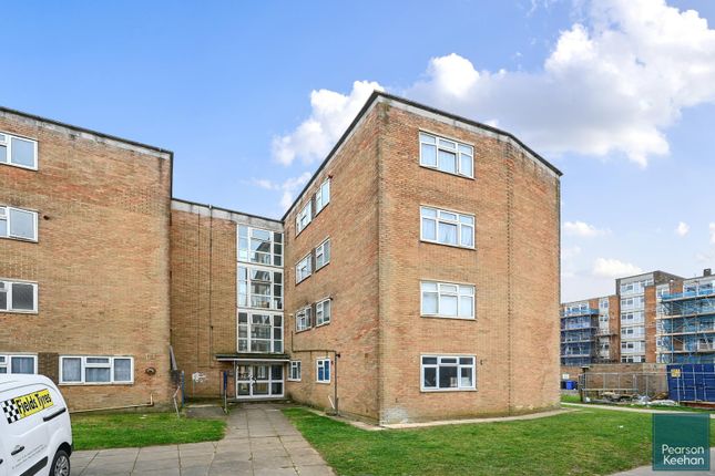 64 Coates Court, Bn42 (14).Jpg