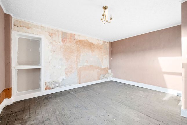 64 Midhope Place, Broxburn photo 4