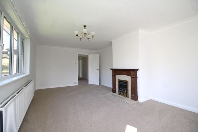 15, Holywell Way, Longthorpe, Peterborough photo 3