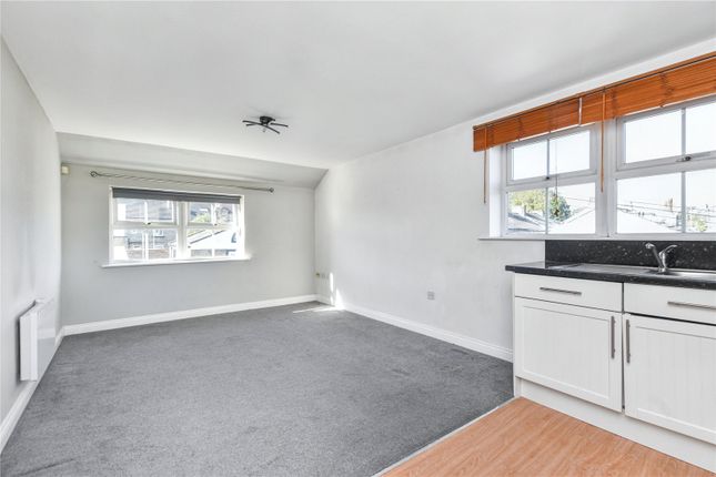 Flat 8, Moravia Bank, 120, Fartown, West Yorkshire photo 3