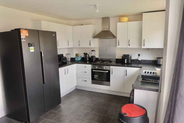 10, Taylor Crescent, Bristol photo 3