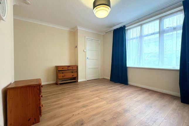 173, Carmelite Road, Harrow photo 3