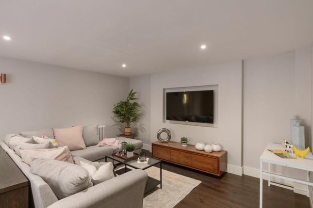 End terrace house for sale in Underhill Road, London