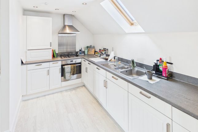 Flat 4, Heneage Court,, Grange Road, Gerrards Cross photo 3