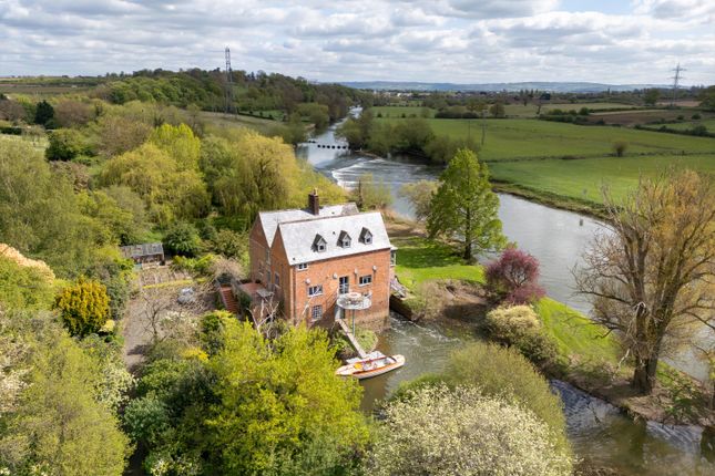 Detached house for sale in Worcester Road, Chadbury, Evesham, Worcestershire