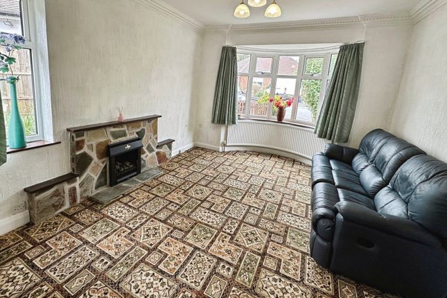 22, Iris Avenue, Leicester photo 3