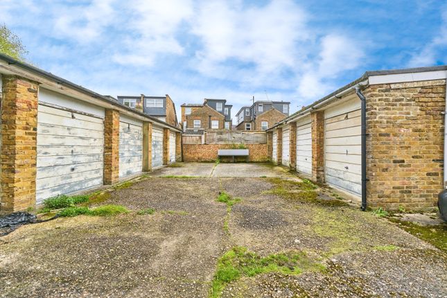 Flat for sale in 184 Acre Road, Kingston Upon Thames