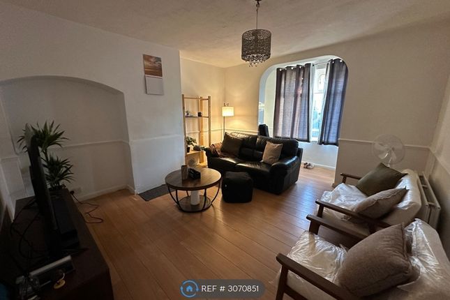 Bainbridge Road, Dagenham photo 3