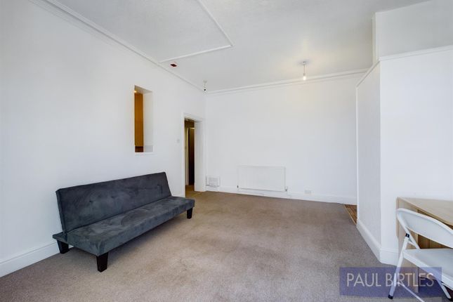 Flat 8, 99, Flixton Road, Manchester photo 3
