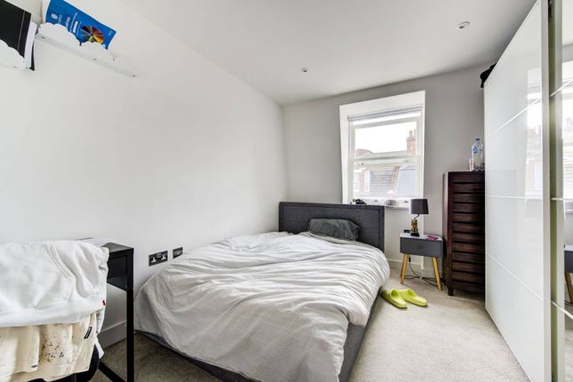 Flat for sale in Ariana Apartments, Fulham, London
